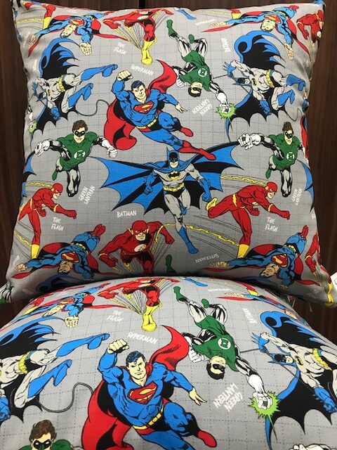 IMG_8408 Superman, Green Lantern, Flash and Batman on a grey backgroun